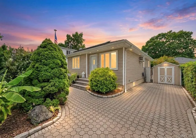 Single family home for sale at 325 Beachview St, Babylon, NY 11726 | MLS# 1048025