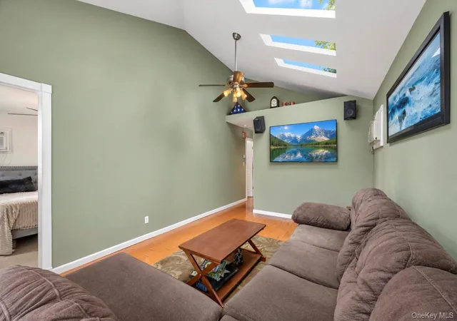 Photo 4 of Single family home for sale at 325 Beachview St, Babylon, NY 11726 | MLS# 1048025 | Listing updated on 2026-09-20