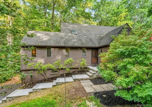 Photo 1 of Single family home for sale at 2381 Route 301, Carmel, NY 10512 | MLS# 1048045 | Listing updated on 2026-10-05