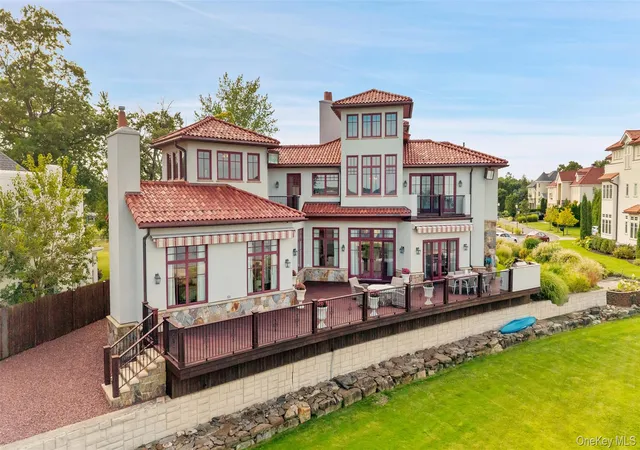 Photo 3 of Single family home for sale at 14 Brittany Ln, New Rochelle, NY 10805 | MLS# 1048050 | Listing updated on 2026-09-19
