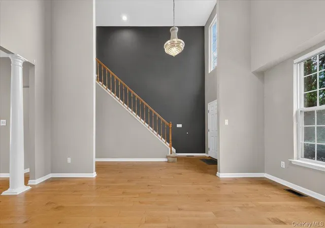 Photo 4 of Single family home for sale at 136 Cranberry Ct, Huntington, NY 11747 | MLS# 1048056 | Listing updated on 2026-09-17
