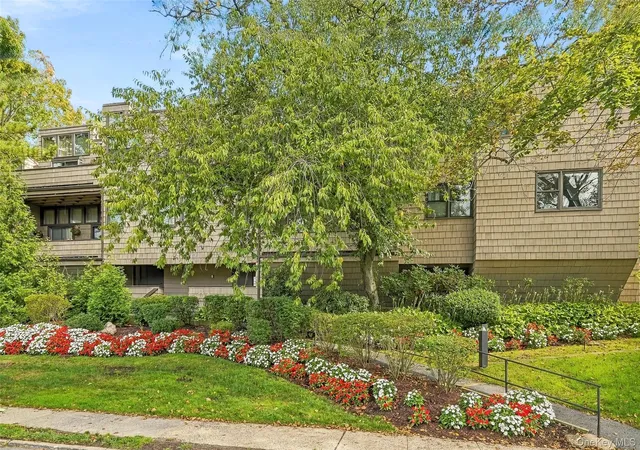 Listing Photo 4 - Condo for sale in building located at 216 Purchase St, Rye, NY 10580 - Unit #F