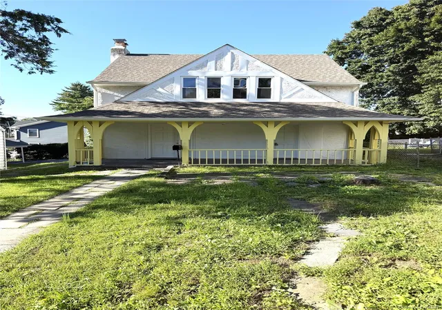 Photo 1 of Single family home for sale at 5 Crest Pl, Greenburgh, NY 10523 | MLS# 1048066 | Listing updated on 2026-09-22