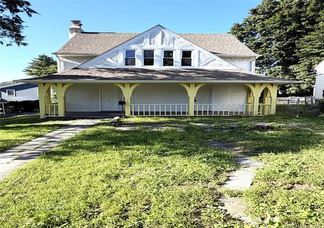 Photo 2 of Single family home for sale at 5 Crest Pl, Greenburgh, NY 10523 | MLS# 1048066 | Listing updated on 2026-09-22