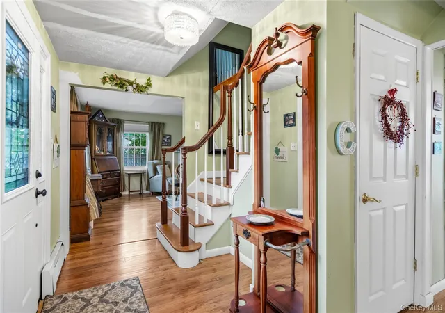 Photo 4 of Sale Pending at 3 Palfrey St, Brookhaven, NY 11790 | MLS# 1048074 | Listing updated on 2026-09-20