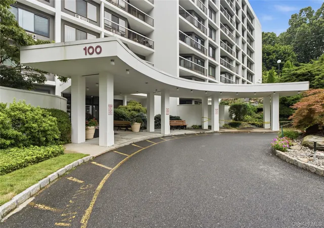 Photo 2 of Condo for sale at 100 High Point Dr #710, Greenburgh, NY 10530 | MLS# 1048101 | Listing updated on 2026-09-12