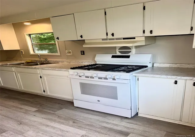 Photo 2 of Manufactured home for sale at 6 Oahu Ln, Plattekill, NY 12561 | MLS# 1048152 | Listing updated on 2026-09-24