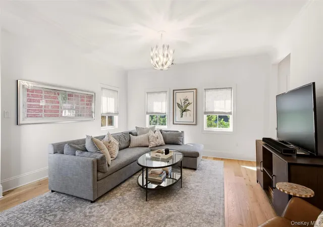 Photo 4 of Single family home for sale at 61 Anstice St, Oyster Bay, NY 11771 | MLS# 1048168 | Listing updated on 2026-09-22