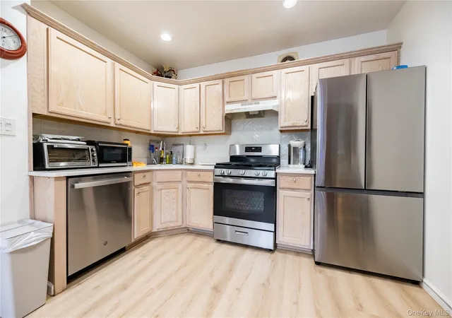 Photo 4 of Condo for sale at 717 Spring Lake Dr, Brookhaven, NY 11953 | MLS# 1048181 | Listing updated on 2026-09-13