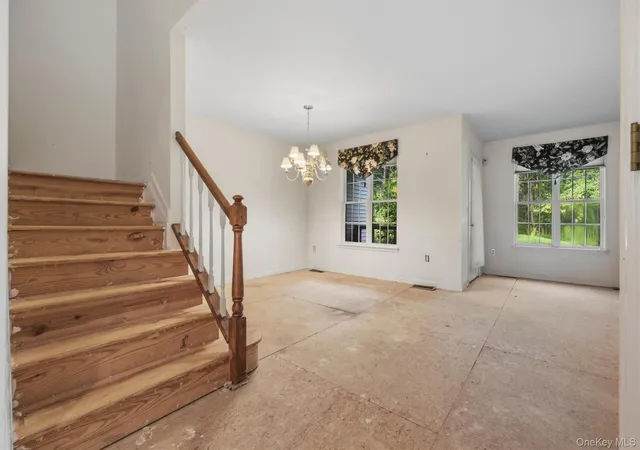Photo 4 of Single family home for sale at 14 Glen Eagles Dr, Poughkeepsie, NY 12603 | MLS# 1048218 | Listing updated on 2026-09-18