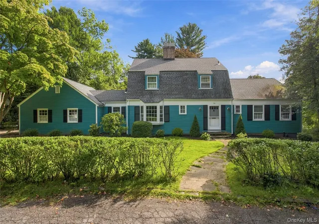 Photo 1 of Single family home for sale at 1 Grandview Cir, Mount Pleasant, NY 10570 | MLS# 1048225 | Listing updated on 2026-09-12