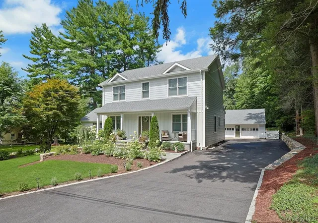 Photo 2 of Single family home for sale at 8 Rosehill Dr, North Castle, NY 10504 | MLS# 1048226 | Listing updated on 2026-09-27