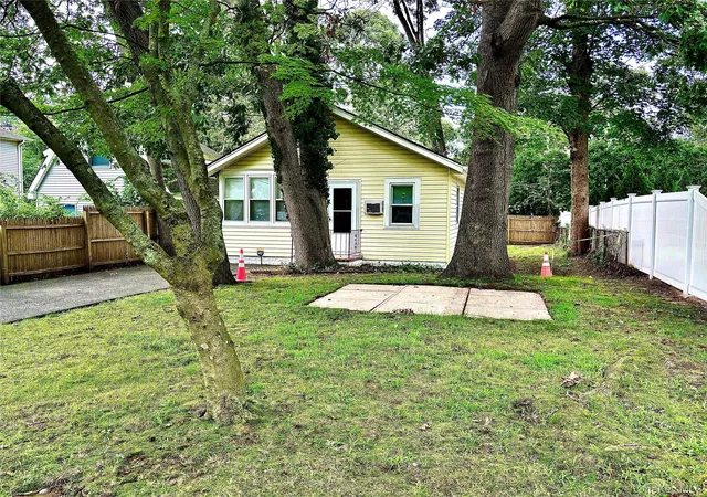 Single family home for sale at 103 Maple St S, Brookhaven, NY 11755 | MLS# 1048265