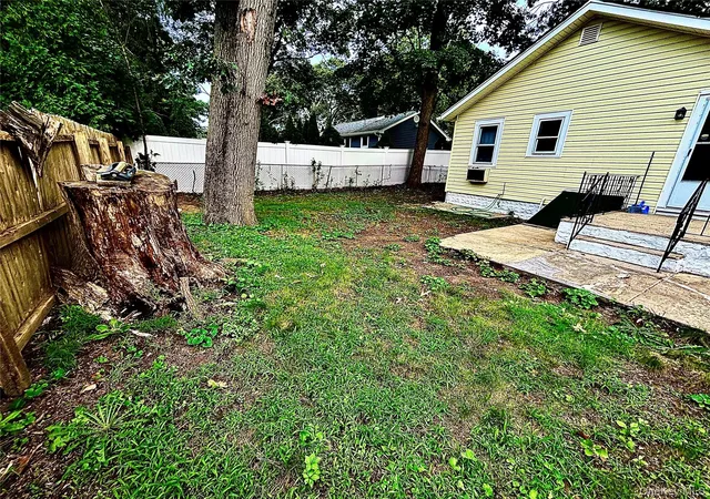Photo 3 of Single family home for sale at 103 Maple St S, Brookhaven, NY 11755 | MLS# 1048265 | Listing updated on 2026-10-01