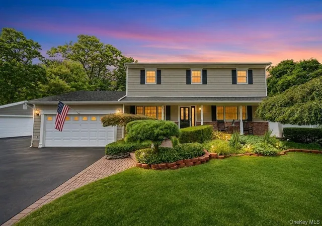 Single family home for sale at 124 Bayview Dr, Islip, NY 11769 | MLS# 1048277