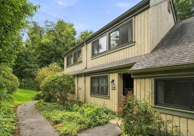 Photo 2 of Condo for sale at 154 Heritage Hills #B, Somers, NY 10589 | MLS# 1048278 | Listing updated on 2026-09-26