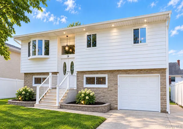 Photo 1 of Sale Pending at 14 Garfield Pl, Babylon, NY 11757 | MLS# 1048280 | Listing updated on 2026-09-29