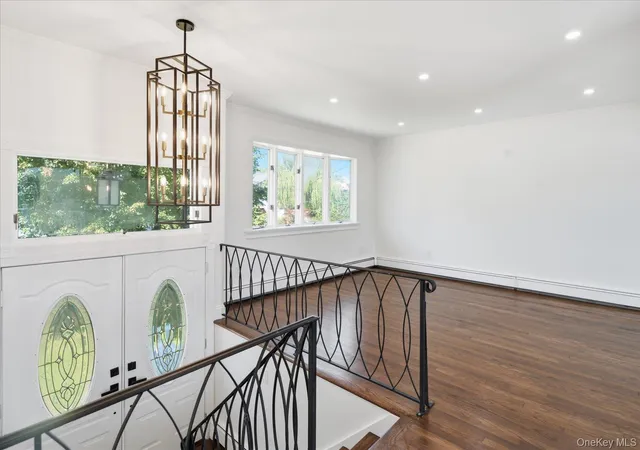 Photo 3 of Sale Pending at 14 Garfield Pl, Babylon, NY 11757 | MLS# 1048280 | Listing updated on 2026-09-29