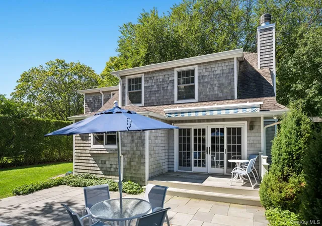 Photo 3 of Sale Pending at 200 Little Plains Rd, Southampton, NY 11968 | MLS# 1048282 | Listing updated on 2026-09-26