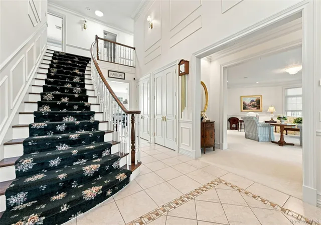 Photo 2 of Mansion for sale at 3 Crescent Dr, Huntington, NY 11768 | MLS# 1048300 | Listing updated on 2026-10-01