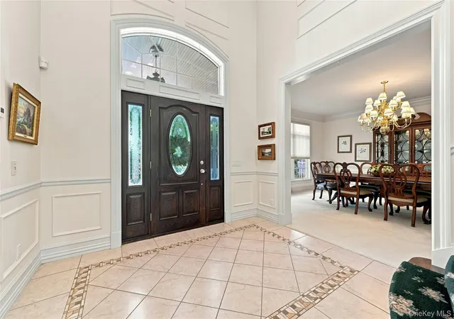 Photo 3 of Mansion for sale at 3 Crescent Dr, Huntington, NY 11768 | MLS# 1048300 | Listing updated on 2026-10-01