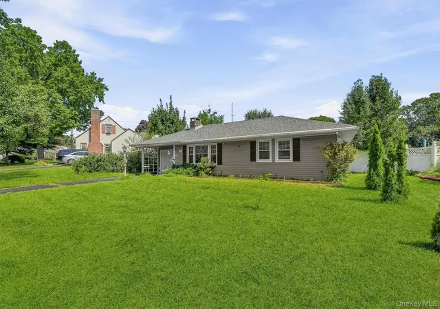 Photo 2 of Single family home for sale at 105 Pine Dr, New Windsor, NY 12553 | MLS# 1048302 | Listing updated on 2026-10-06