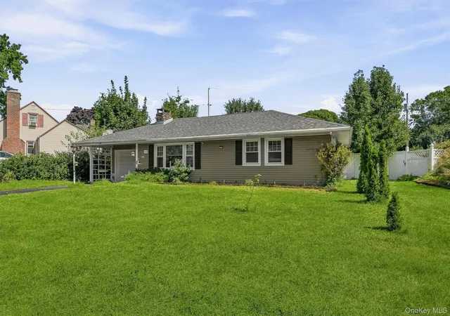 Photo 3 of Single family home for sale at 105 Pine Dr, New Windsor, NY 12553 | MLS# 1048302 | Listing updated on 2026-10-06