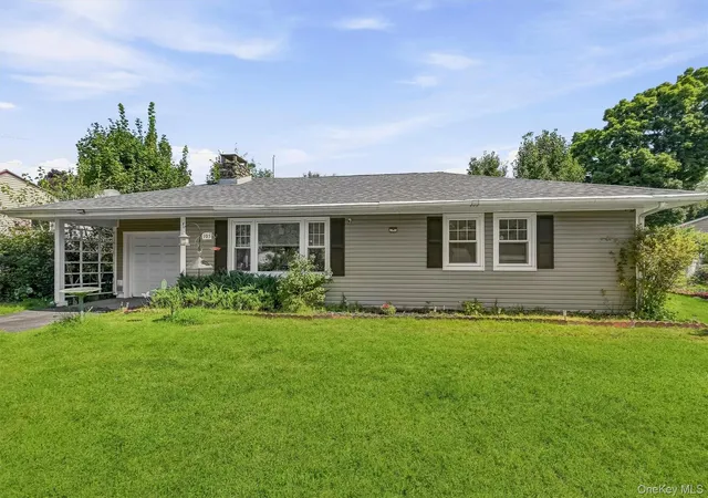 Photo 3 of Single family home for sale at 105 Pine Dr, New Windsor, NY 12553 | MLS# 1048302 | Listing updated on 2026-10-06