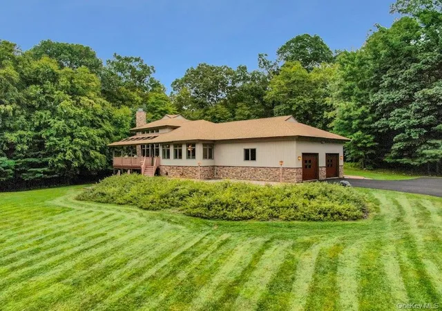 Photo 1 of Single family home for sale at 194 White Brg Rd, Mount Hope, NY 10940 | MLS# 1048303 | Listing updated on 2026-10-24