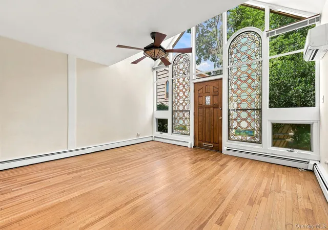 Listing Photo 4 - Condo for sale in building located at 33 Tier St, New York, NY 10464 - Unit #E