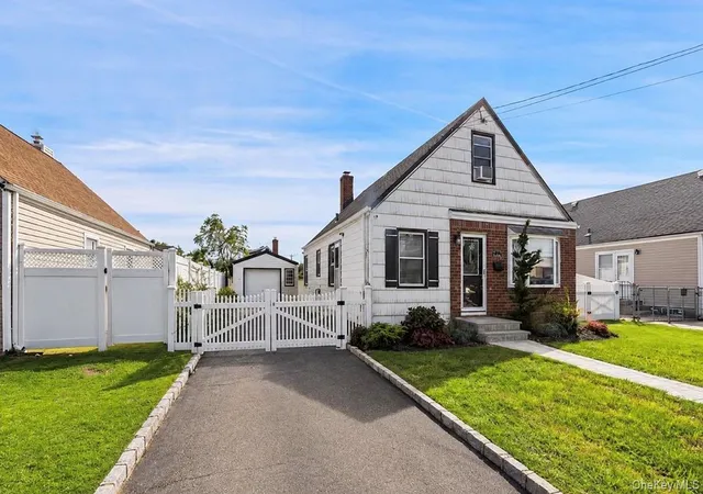 Photo 1 of Sale Pending at 5 Marvin Ave, Oyster Bay, NY 11801 | MLS# 1048369 | Listing updated on 2026-09-22