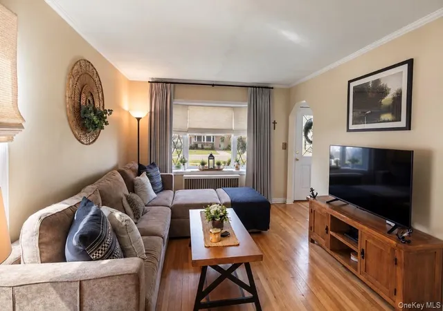 Photo 3 of Sale Pending at 5 Marvin Ave, Oyster Bay, NY 11801 | MLS# 1048369 | Listing updated on 2026-09-22