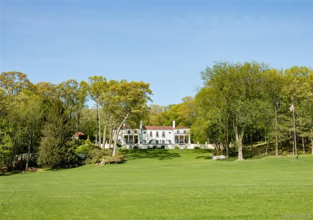 Single family home for sale at 100 Horseshoe Rd, Oyster Bay, NY 11765 | MLS# 1048378