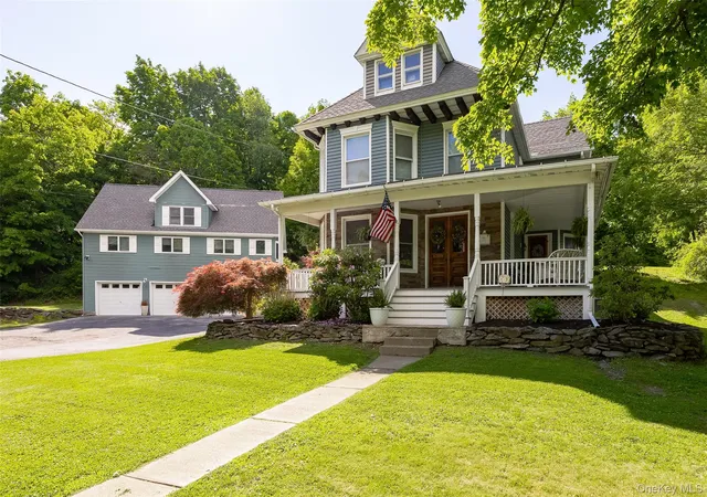 Photo 2 of Single family home for sale at 125 Vineyard Ave, Lloyd, NY 12528 | MLS# 1048382 | Listing updated on 2026-10-21