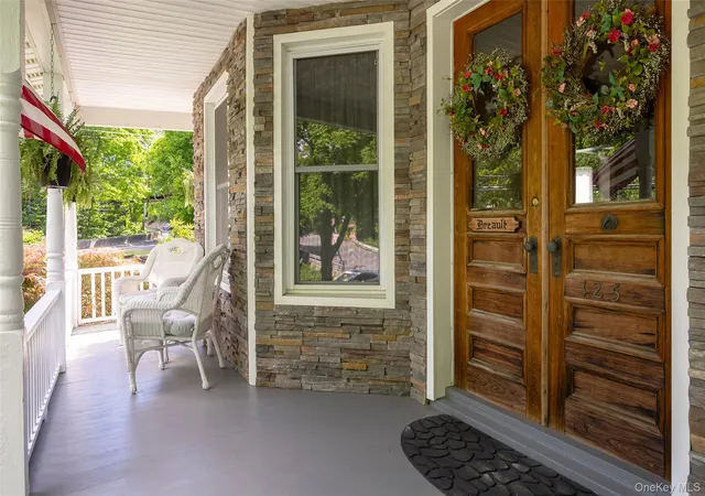 Photo 3 of Single family home for sale at 125 Vineyard Ave, Lloyd, NY 12528 | MLS# 1048382 | Listing updated on 2026-10-21