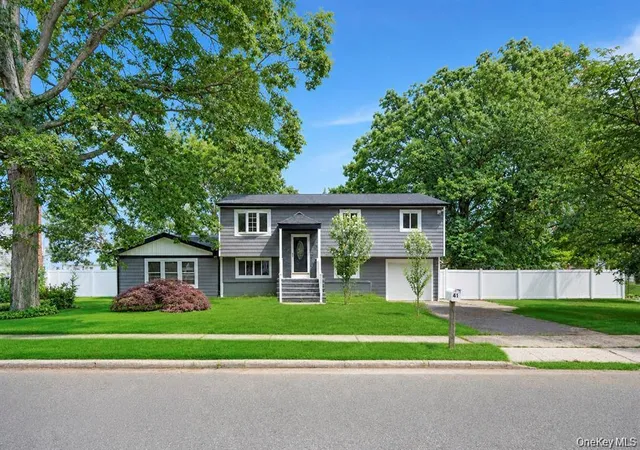 Photo 1 of Sale Pending at 41 Madison Ave, Babylon, NY 11701 | MLS# 1048383 | Listing updated on 2026-10-06