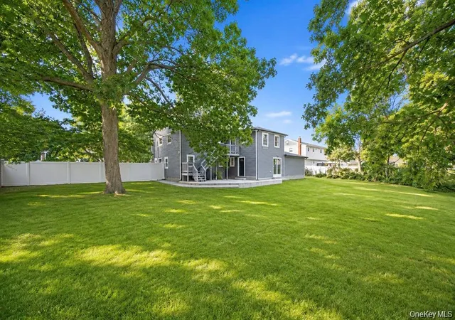 Photo 3 of Sale Pending at 41 Madison Ave, Babylon, NY 11701 | MLS# 1048383 | Listing updated on 2026-10-06