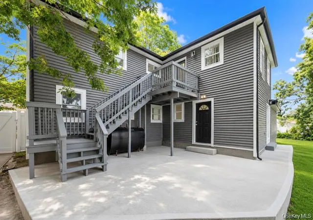 Photo 4 of Sale Pending at 41 Madison Ave, Babylon, NY 11701 | MLS# 1048383 | Listing updated on 2026-10-06
