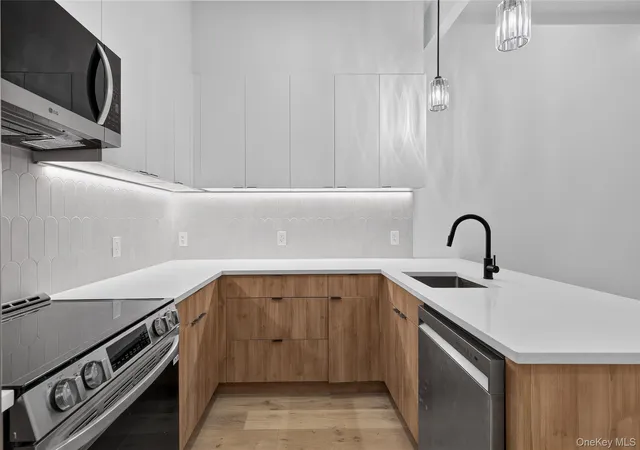 Photo 3 of Condo for sale at 427 E 140 Street #4, New York, NY 10451 | MLS# 1048418 | Listing updated on 2026-09-16
