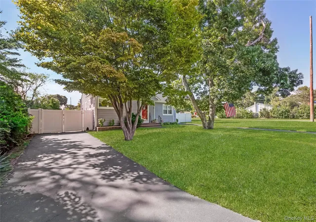 Photo 3 of Sale Pending at 460 Amsterdam Ave, Brookhaven, NY 11772 | MLS# 1048425 | Listing updated on 2026-10-07