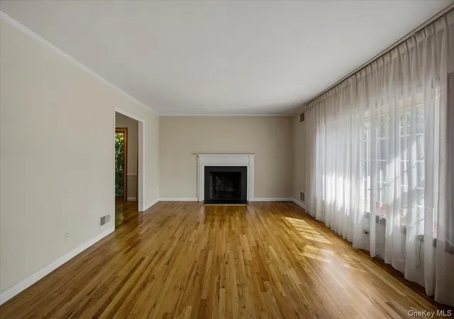 Photo 3 of Single family home for sale at 87 Edgemont Rd, Greenburgh, NY 10583 | MLS# 1048434 | Listing updated on 2026-09-19