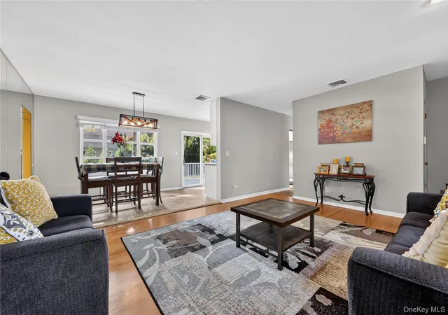 Photo 4 of Single family home for sale at 35 Diane Dr, Clarkstown, NY 10956 | MLS# 1048446 | Listing updated on 2026-10-20