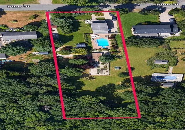 Photo 2 of Single family home for sale at 32 Pine St, Brookhaven, NY 11784 | MLS# 1048449 | Listing updated on 2026-10-07