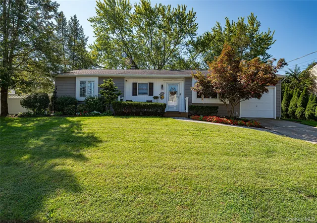 Photo 1 of Sale Pending at 10 Stonehurst Cir S, Brookhaven, NY 11720 | MLS# 1048451 | Listing updated on 2026-09-29