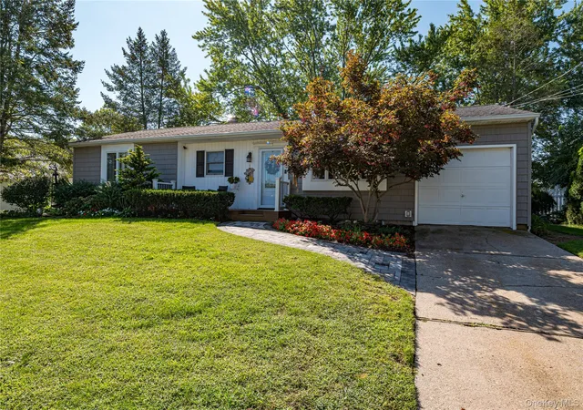 Photo 2 of Sale Pending at 10 Stonehurst Cir S, Brookhaven, NY 11720 | MLS# 1048451 | Listing updated on 2026-09-29