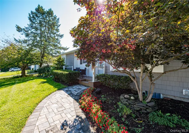 Photo 3 of Sale Pending at 10 Stonehurst Cir S, Brookhaven, NY 11720 | MLS# 1048451 | Listing updated on 2026-09-29