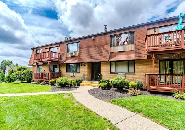 Photo 2 of Condo for sale at 36 Richard Ct, Haverstraw, NY 10970 | MLS# 1048470 | Listing updated on 2026-10-06