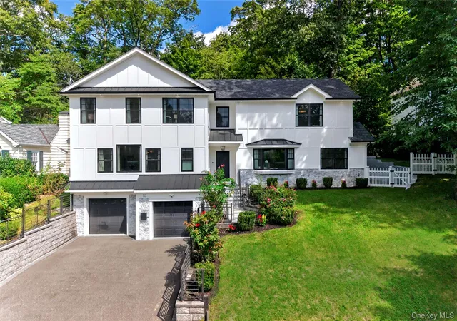 Photo 1 of Sale Pending at 10 Chelsea Dr, North Hempstead, NY 11050 | MLS# 1048471 | Listing updated on 2026-09-19