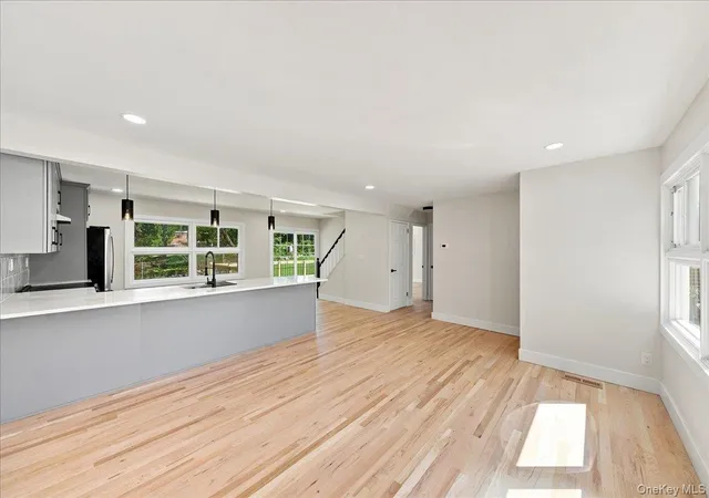 Photo 4 of Sale Pending at 724 Locksley Rd, Yorktown, NY 10598 | MLS# 1048488 | Listing updated on 2026-10-03
