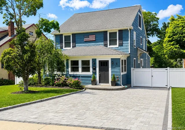 Single family home for sale at 182 School St, Oyster Bay, NY 11771 | MLS# 1048523